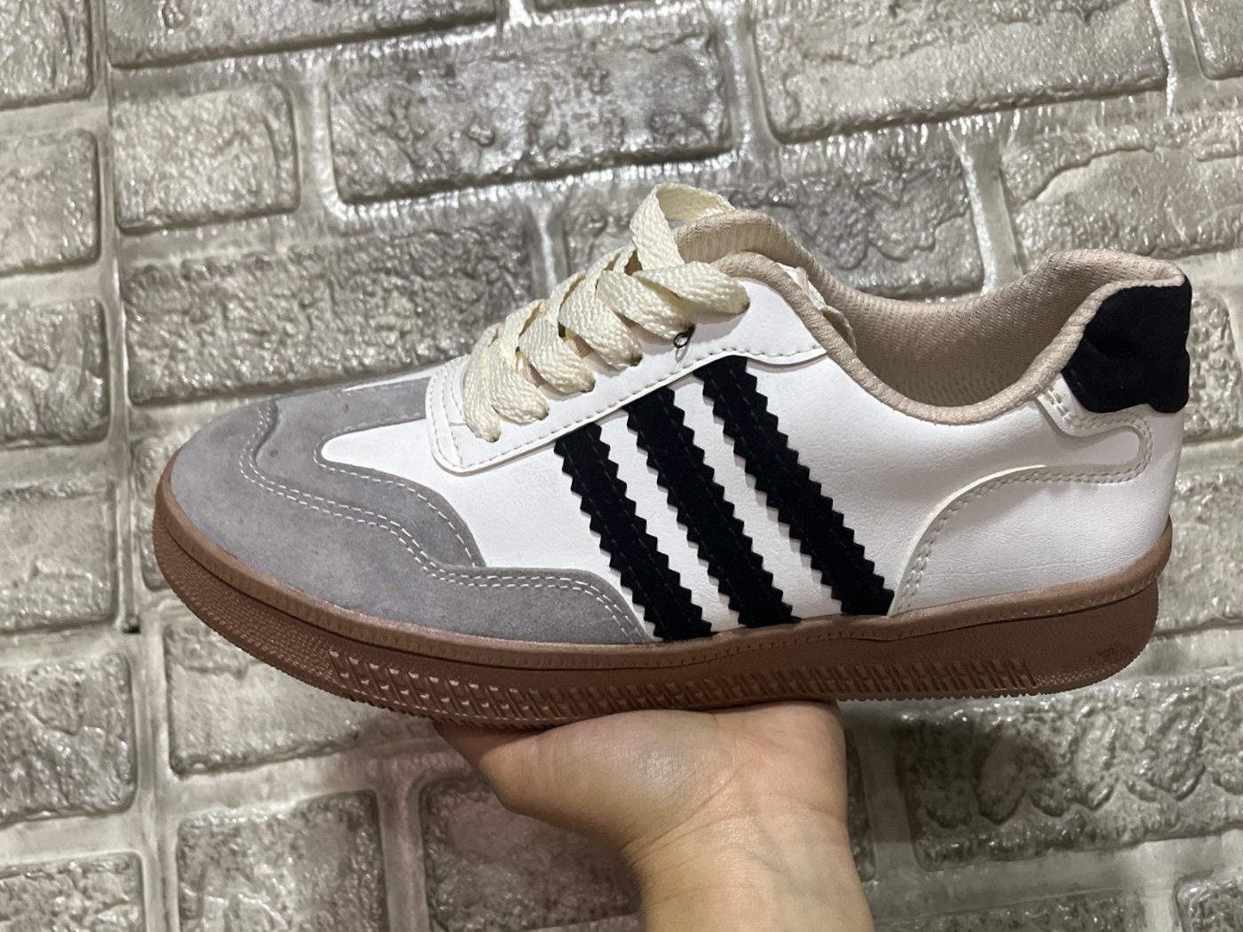 Zapatos Deportivos Líneas