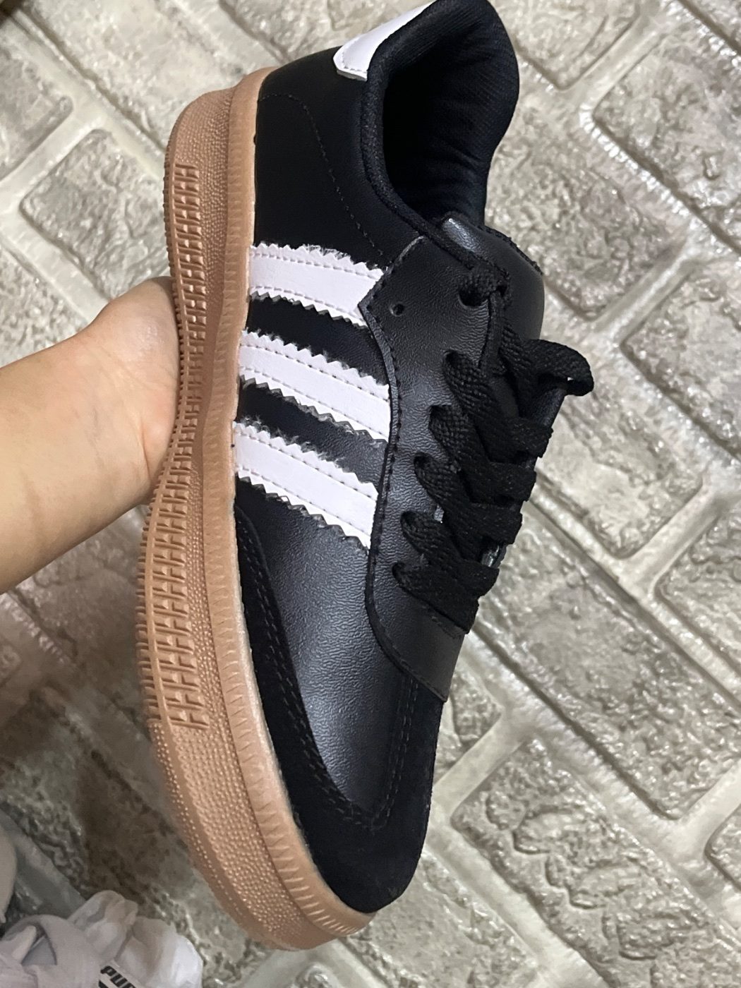 Zapatos Negros Líneas