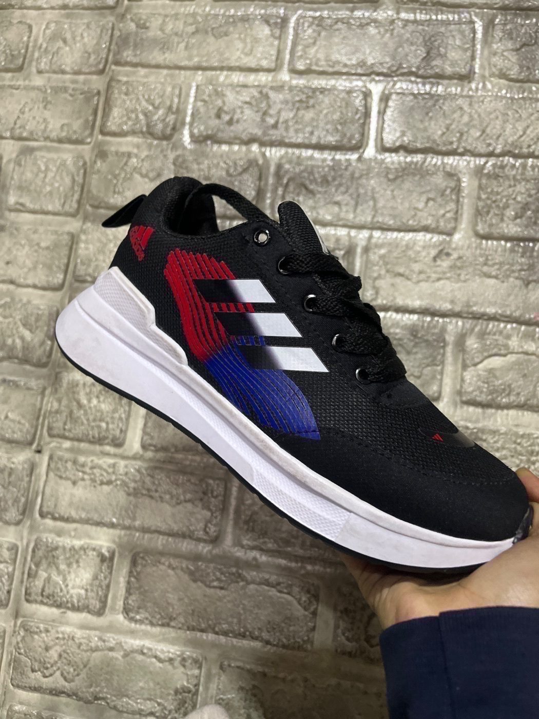 Zapatos Deportivos Adidas Rojos con Azul