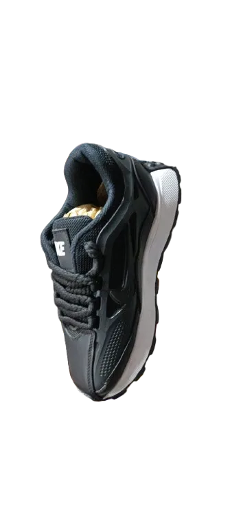 Zapato Nike Negro Taches y Cordones Negros