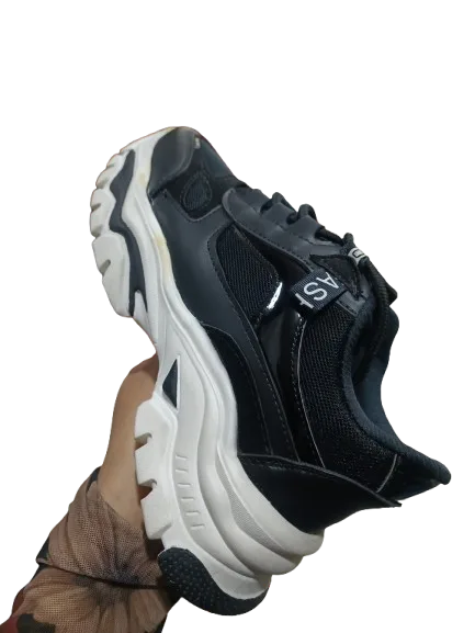 Zapato Fashion Negro Suela Blanca con Negro