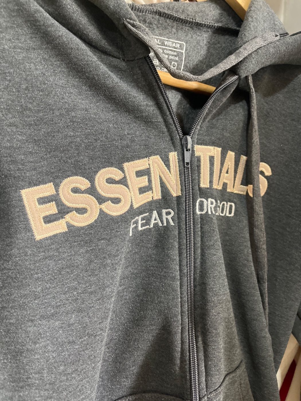 Chaqueta Essentials Gris